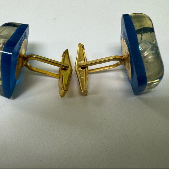 Blue Shell Earrings - Picture 2 of 5